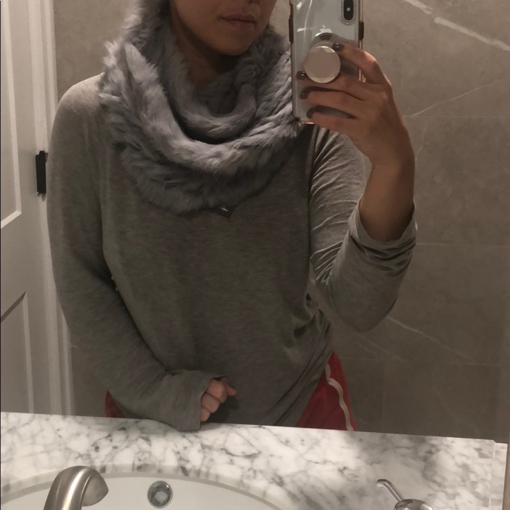 Vince Camuto Rabbit Fur Scarf - Picture 10 of 11